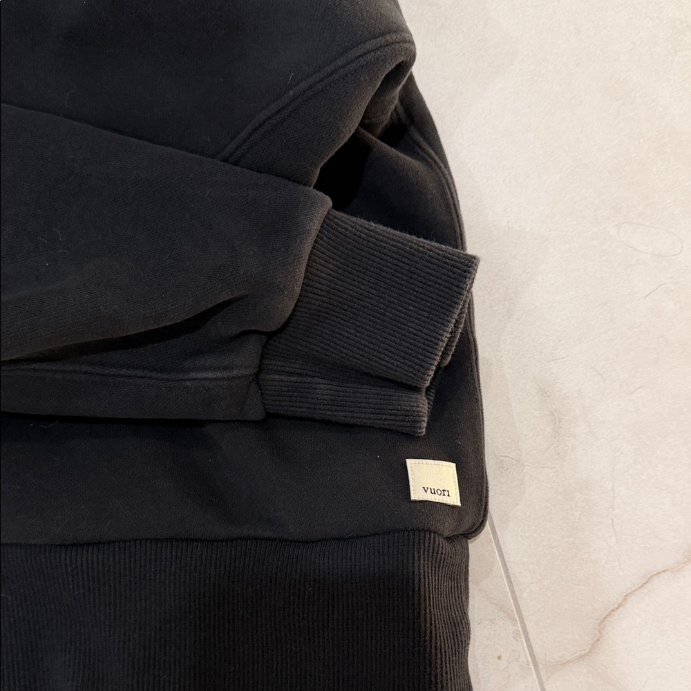 Vuori restore quarter zip hoodie - Picture 4 of 5